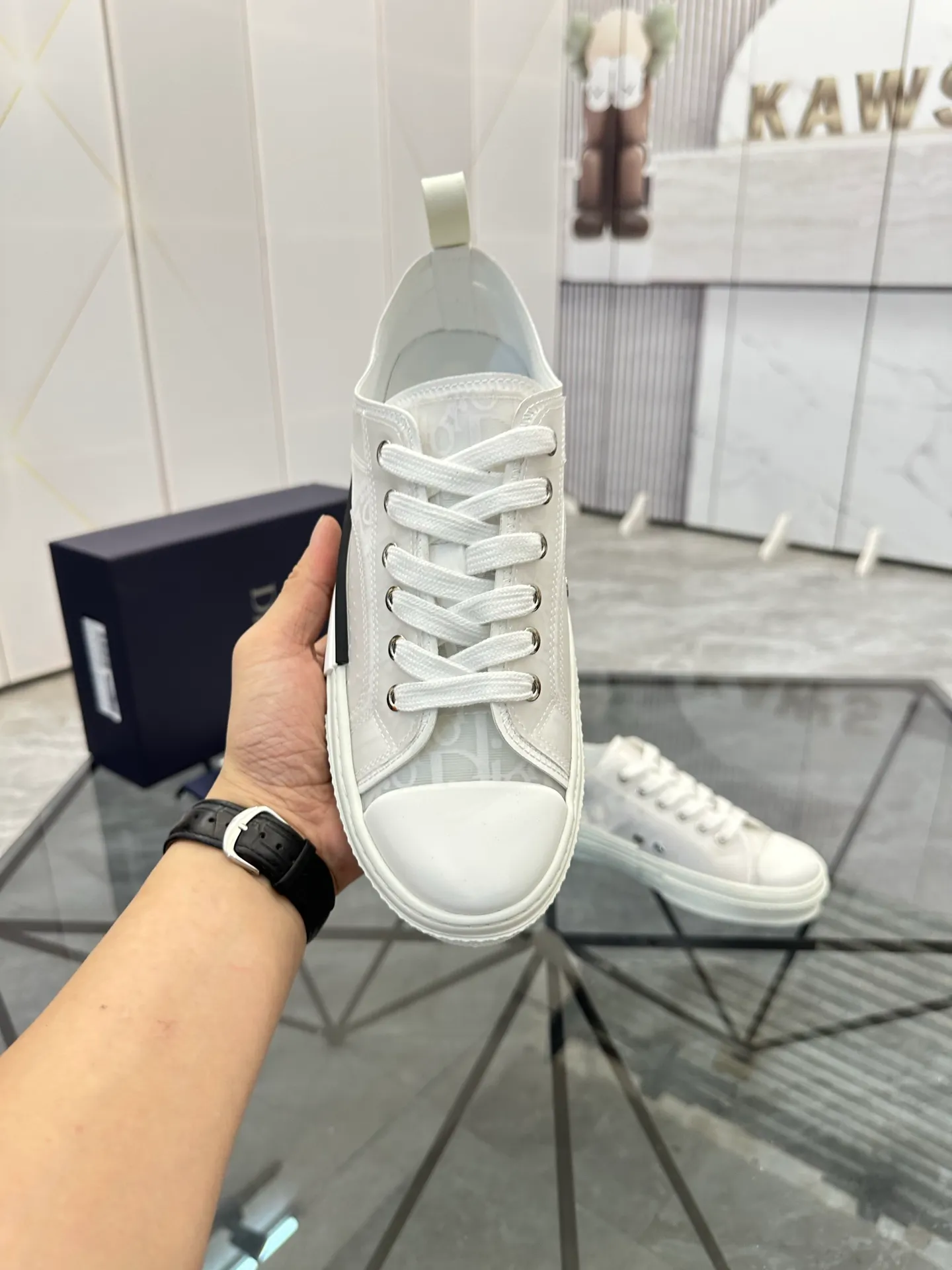 Selling men's shoes 💰: 💰P400¥ Product trademark: Dio* "Dior*" low-top casual shoes Regular size: 36-45 (can be customized to 46) Couple style B23 Product materials: Upper imported original fabric, breathable lining, original outsole. No.: 007